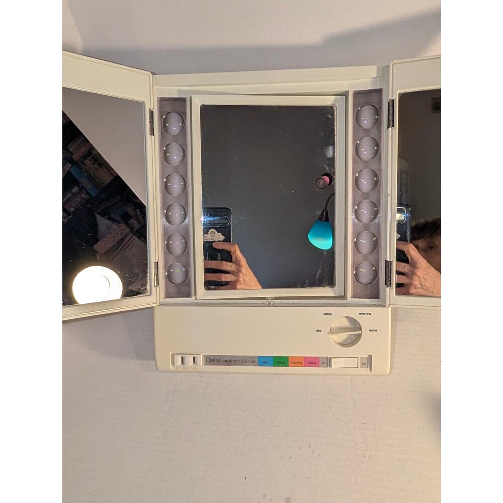 CLAIROL True to Light 3 Way Lighted Make Up Mirror w/2 Side Doors, Outlet LM-8 - Picture 4 of 11